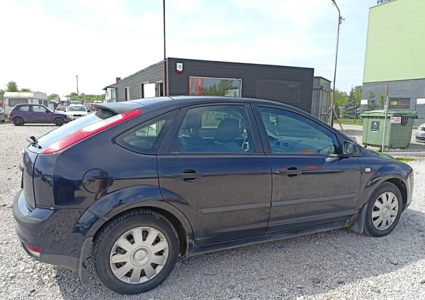 Ford Focus cena 4900 przebieg: 275000, rok produkcji 2006 z Warszawa małe 79